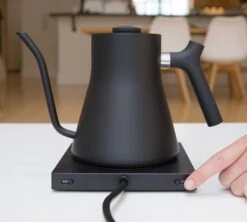 Bouilloire Stagg EKG Noir 90 Cl Col De Cygne - FELLOW 13 Bouilloire Stagg EKG Noir 90 Cl Col De Cygne - FELLOW -DeLonghi Magasin bouilelec noir2