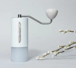 Moulin à Café Manuel COMANDANTE C40 MK4 Nitro Blade Snow White -DeLonghi Magasin comandante snow 4