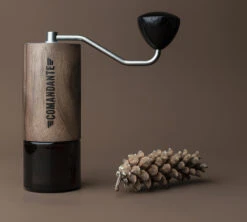 Moulin à Café COMANDANTE C40 MK4 Nitro Blade Virginia Walnut -DeLonghi Magasin comandante virginia walnut 2
