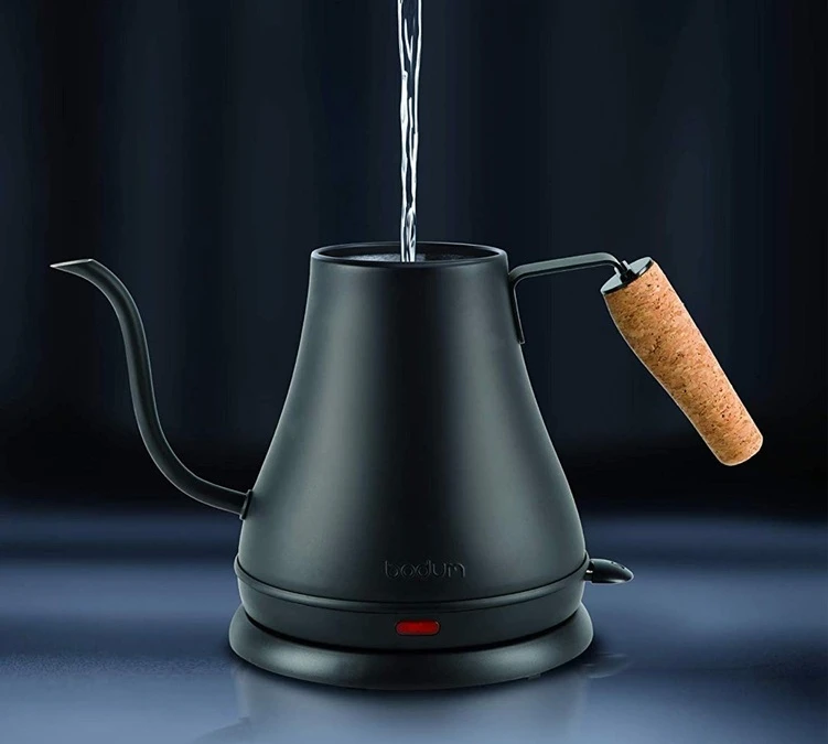 Bouilloire électrique BODUM à Long Bec Gooseneck Noir Mat 0.8L 2 Bouilloire électrique BODUM à Long Bec Gooseneck Noir Mat 0.8L – Image 2