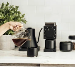 Tasse à Cappuccino - Monty Milk Art Noir Mat 19 Cl - FELLOW -DeLonghi Magasin lifestyle6