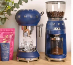 Moulin à Café SMEG Bleu Lavazza 1895 CGF01LVEU -DeLonghi Magasin moulin smeg bleu lavazza 4