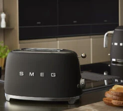 Grille-pain SMEG TSF01BLMEU 2 Tranches Noir Mat -DeLonghi Magasin ni