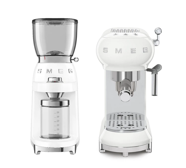 Set Petit-Déjeuner Machine Expresso ECF01WHEU Et Moulin à Café CGF01WHEU Blanc- SMEG 1 Set Petit-Déjeuner Machine Expresso ECF01WHEU Et Moulin à Café CGF01WHEU Blanc- SMEG