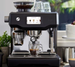 Machine Expresso SAGE The Oracle Touch SES990BTR4EEU1 Black Truffle -DeLonghi Magasin sage oracletouch black 2