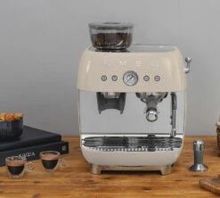 Machine Expresso SMEG EGF03CREU Crème Années 50 Avec Moulin Intégré -DeLonghi Magasin smeg egf03 creme 5