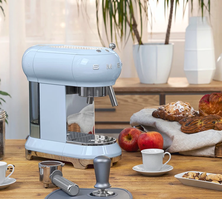 Set Petit-Déjeuner Machine Expresso ECF01PBEU Et Moulin à Café CGF01PBEU Bleu Azur - SMEG 3 Set Petit-Déjeuner Machine Expresso ECF01PBEU Et Moulin à Café CGF01PBEU Bleu Azur - SMEG – Image 3