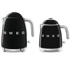 Mini Bouilloire KLF05BLEU 0,8 L - Noir + Offre Cadeau - SMEG -DeLonghi Magasin smeg mini b noir2