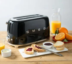 Set Petit-Déjeuner (Toaster - Machine Expresso - Bouilloire) Noir - SMEG -DeLonghi Magasin smeg noir 2 tranches 2