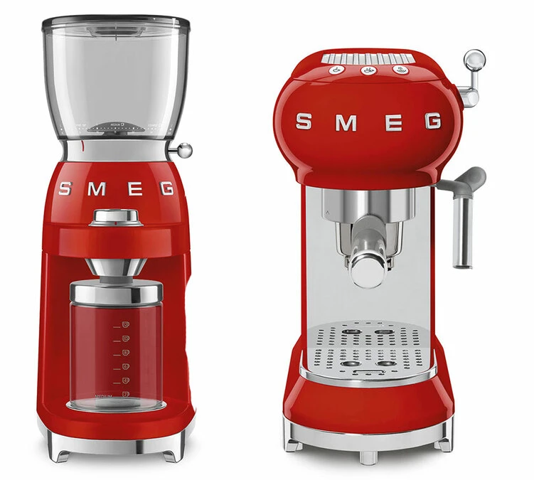 Set Petit-Déjeuner Machine Expresso ECF01RDEU Et Moulin à Café CGF01RDEU Rouge - SMEG 1 Set Petit-Déjeuner Machine Expresso ECF01RDEU Et Moulin à Café CGF01RDEU Rouge - SMEG