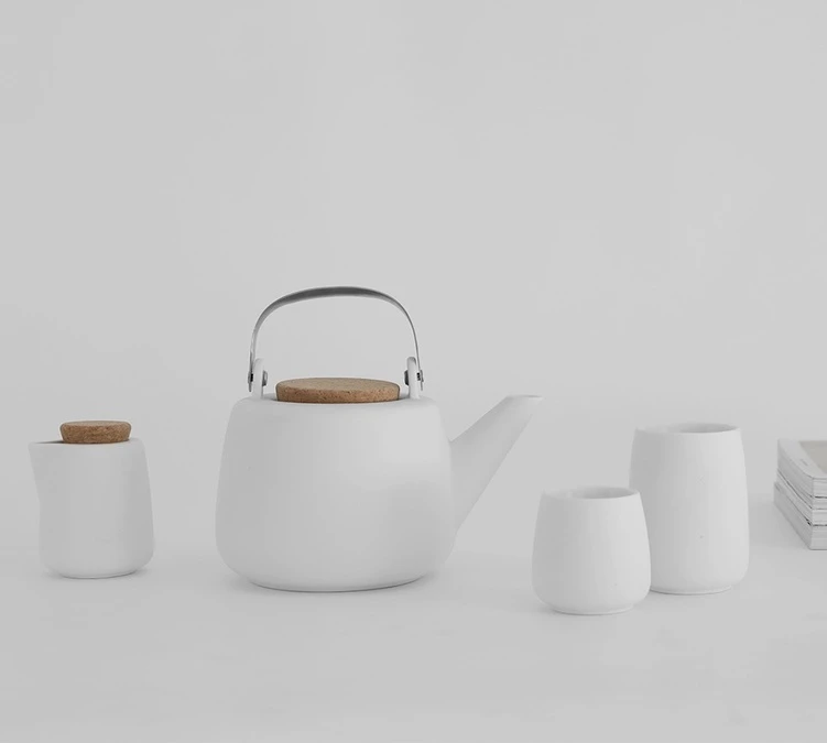 Pack Théière Nicola En Porcelaine Blanche 1.2L + 2 Tasses 15cl - Viva Scandinavia + Offre Cadeau 2 Pack Théière Nicola En Porcelaine Blanche 1.2L + 2 Tasses 15cl - Viva Scandinavia + Offre Cadeau – Image 2